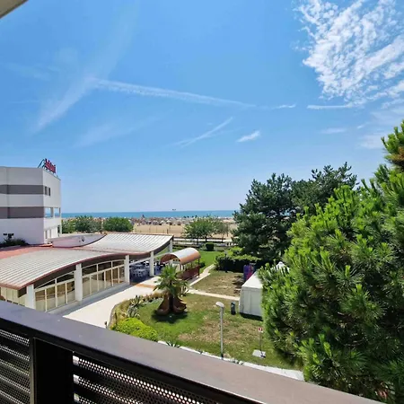 Bright With Terrace And Ocean View 아파트
